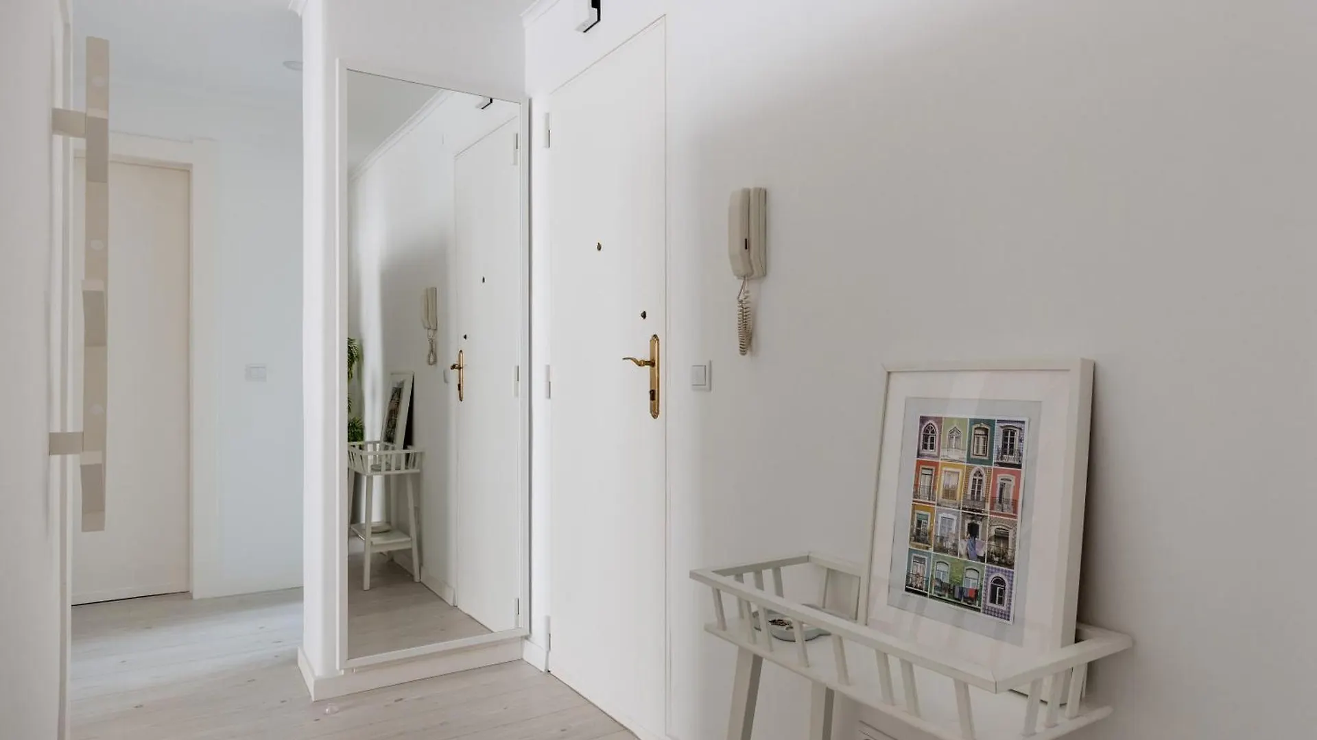 Light-Filled, Fully Renovated Apt Near Belem, By Timecooler Lisbon