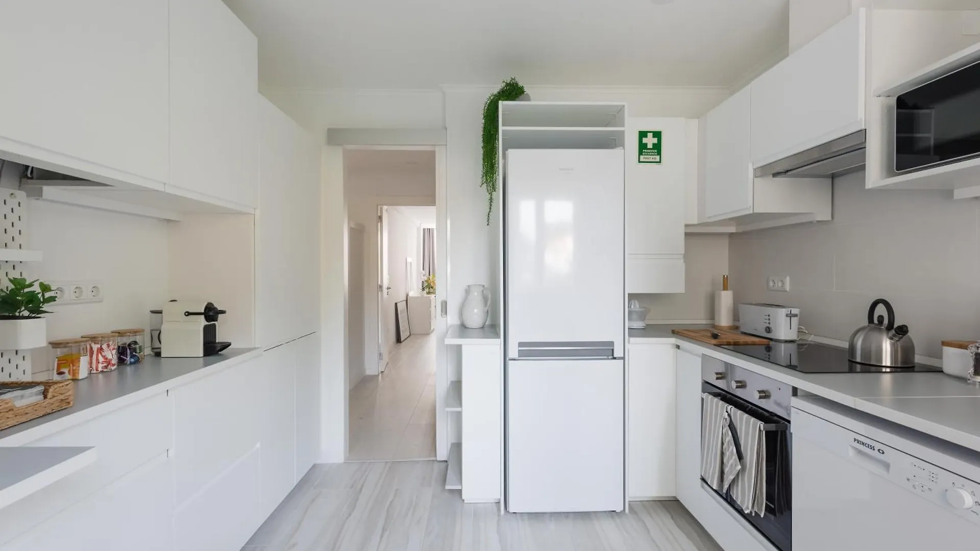 Light-Filled, Fully Renovated Apt Near Belem, By Timecooler Lisbon Portugal