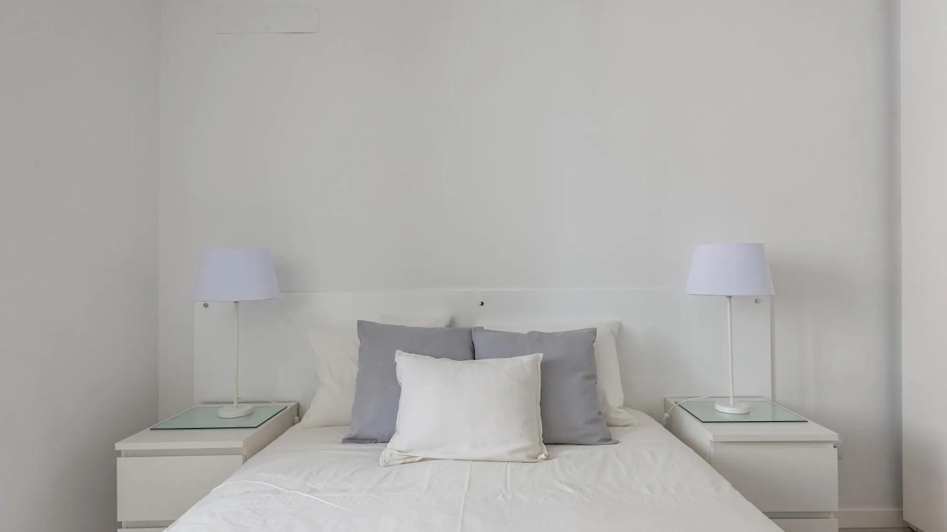 Light-Filled, Fully Renovated Apt Near Belem, By Timecooler Lisbon