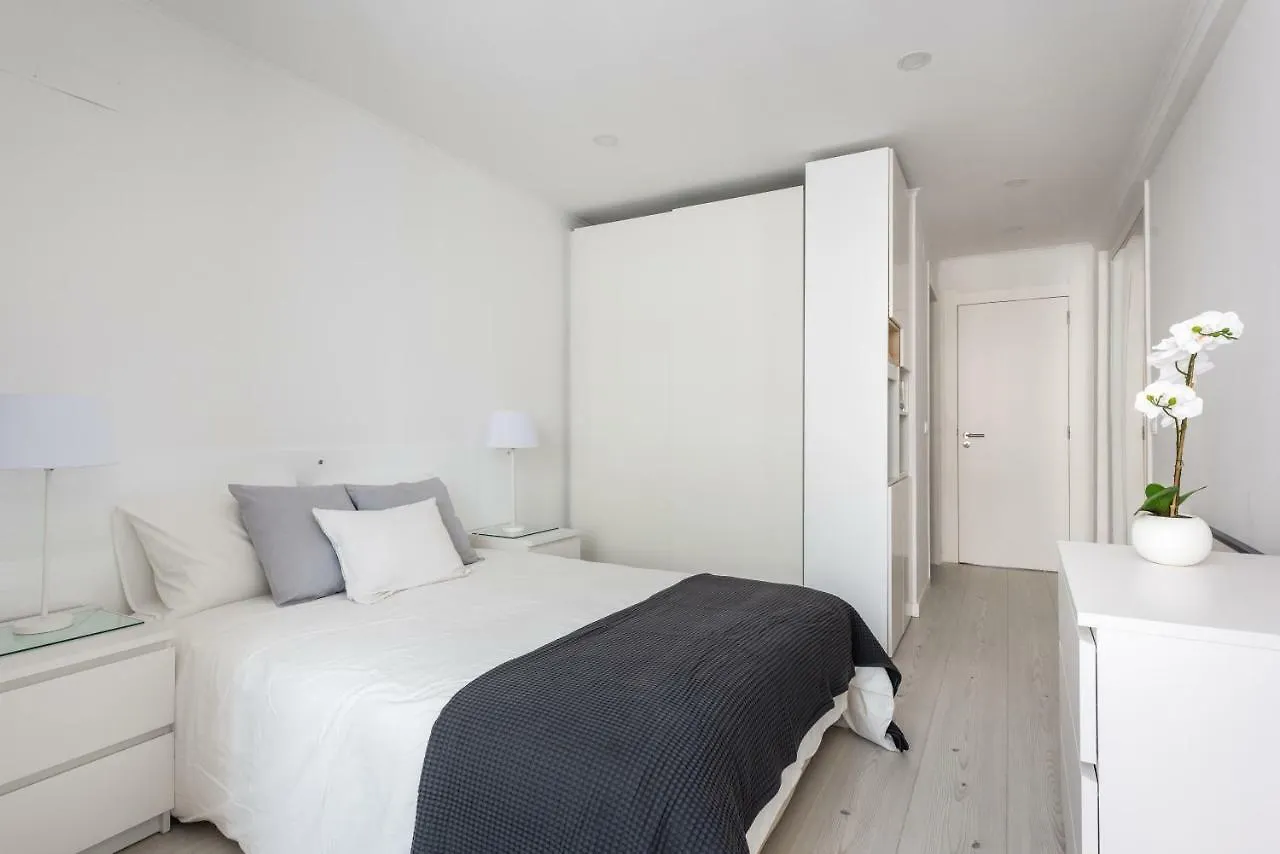 Light-Filled, Fully Renovated Apt Near Belem, By Timecooler Lisbon Apartment