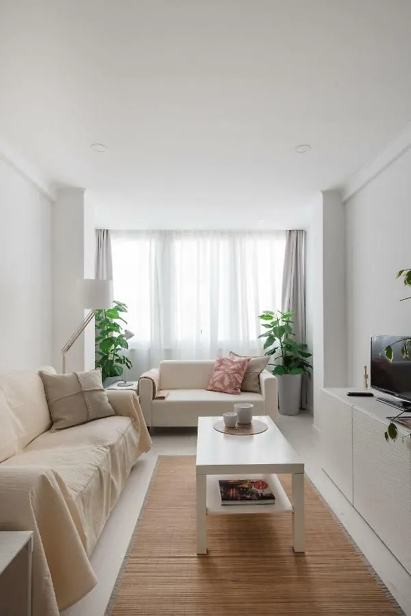 Light-Filled, Fully Renovated Apt Near Belem, By Timecooler Lisbon Apartment