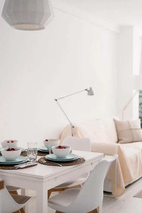 Apartment Light-Filled, Fully Renovated Apt Near Belem, By Timecooler Lisbon