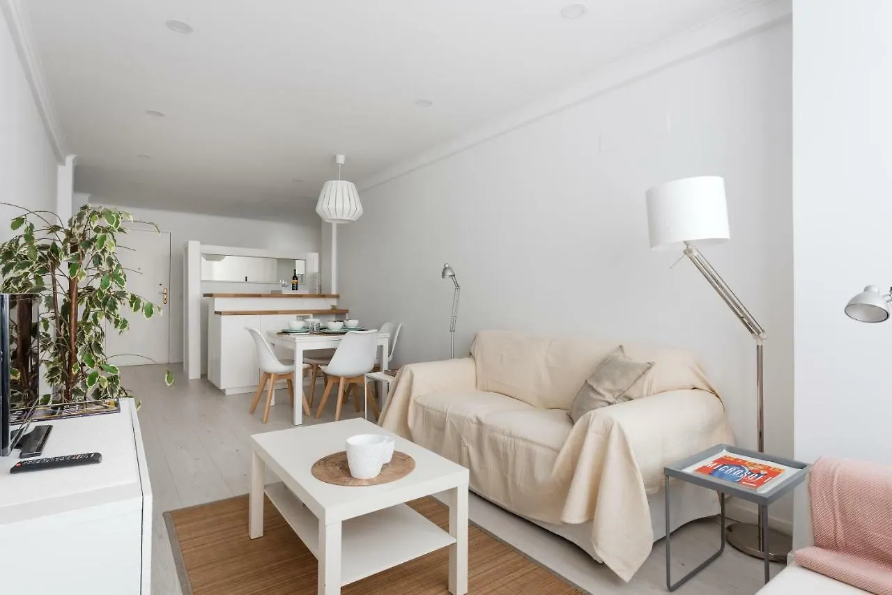 Apartment Light-Filled, Fully Renovated Apt Near Belem, By Timecooler Lisbon