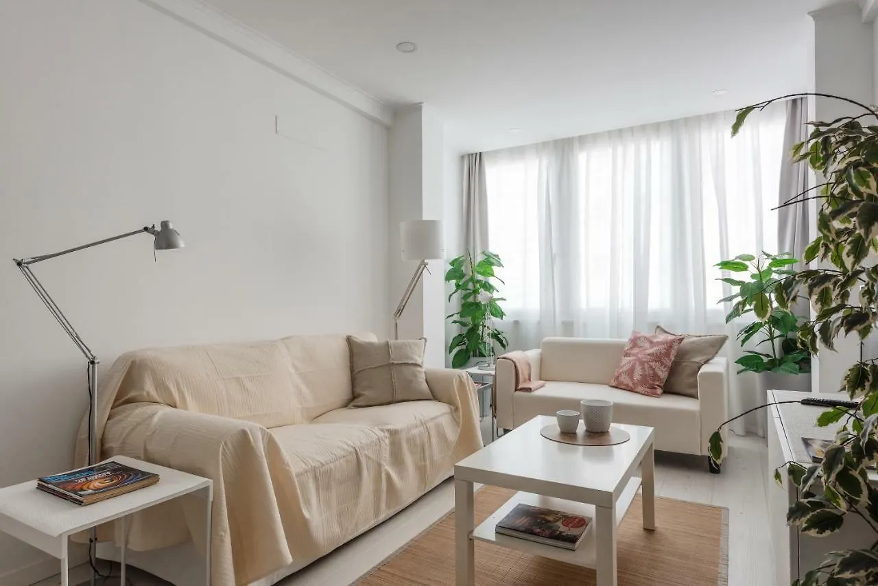 Light-Filled, Fully Renovated Apt Near Belem, By Timecooler Lisbon Apartment
