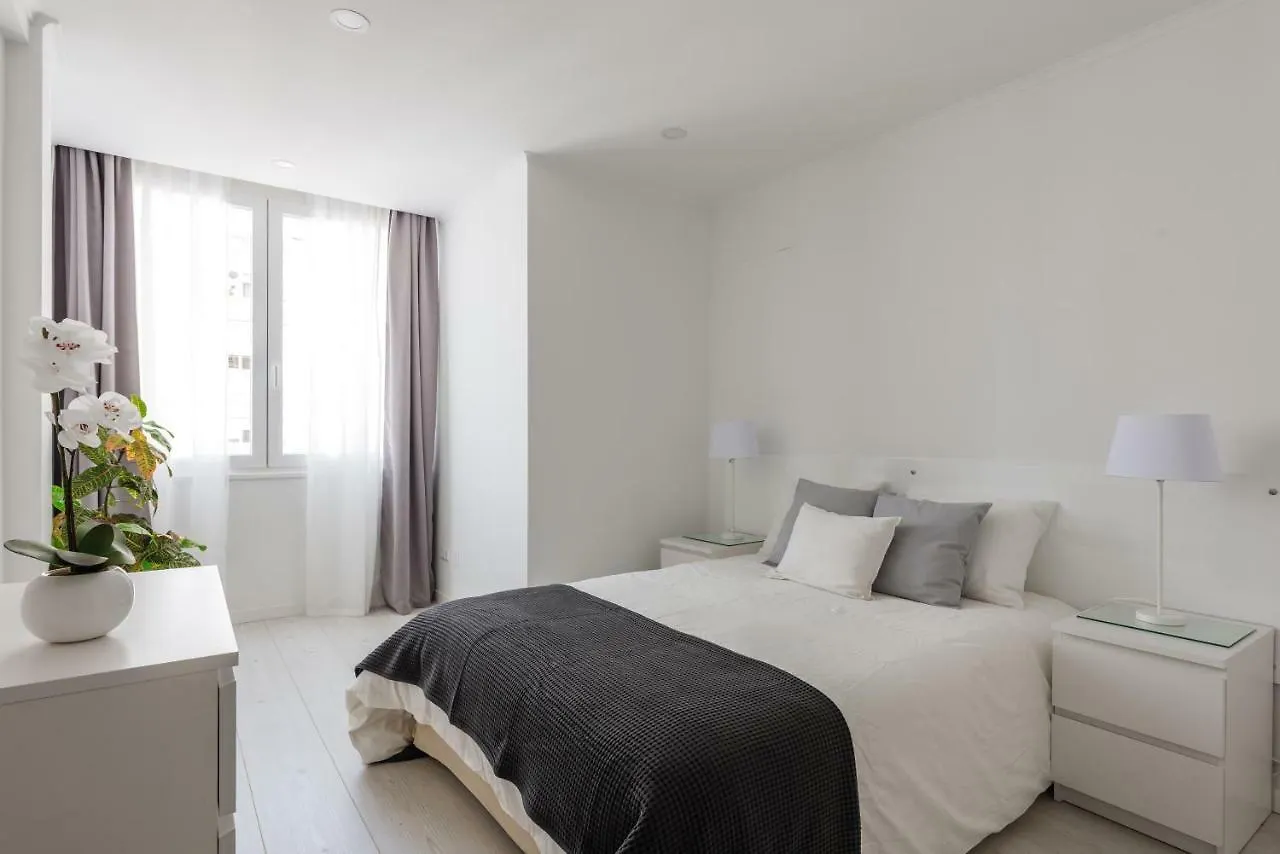 Apartment Light-Filled, Fully Renovated Apt Near Belem, By Timecooler Lisbon