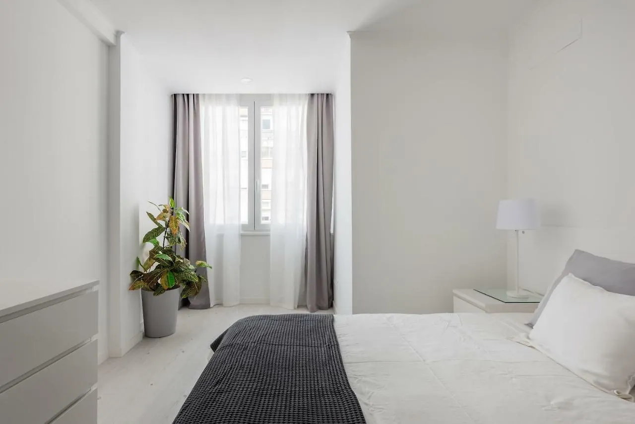 Light-Filled, Fully Renovated Apt Near Belem, By Timecooler Lisbon Apartment