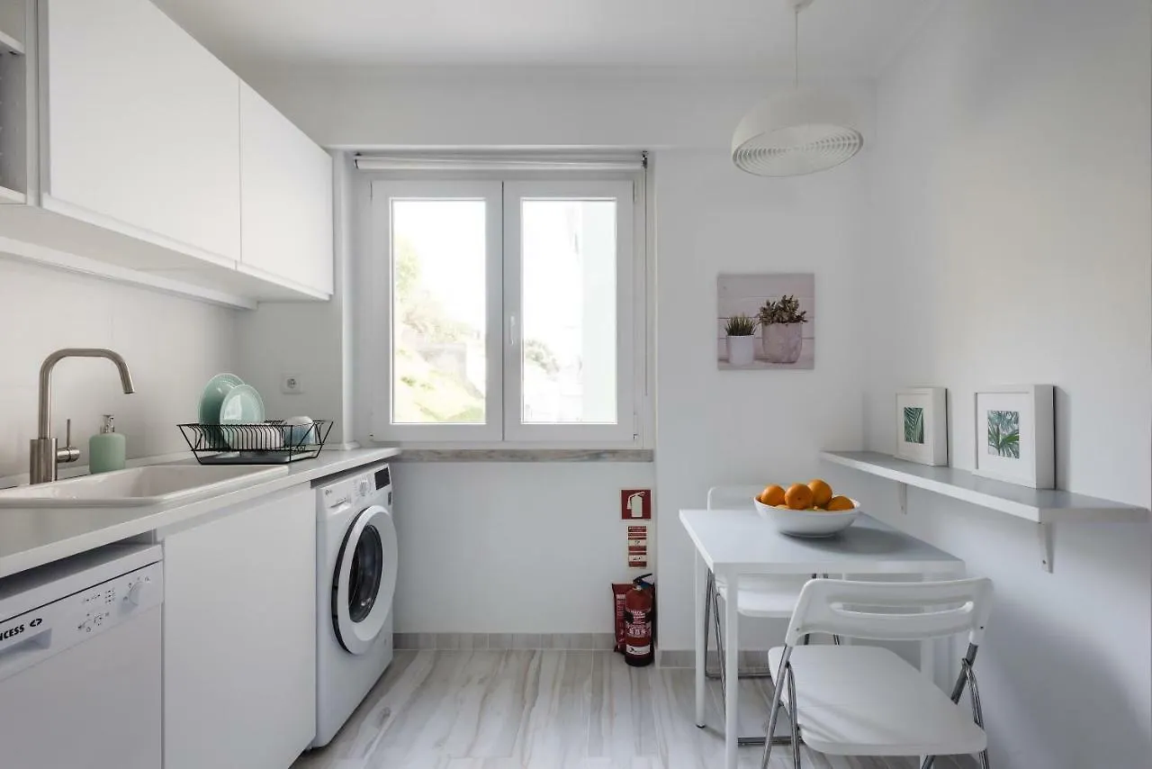 Apartment Light-Filled, Fully Renovated Apt Near Belem, By Timecooler Lisbon